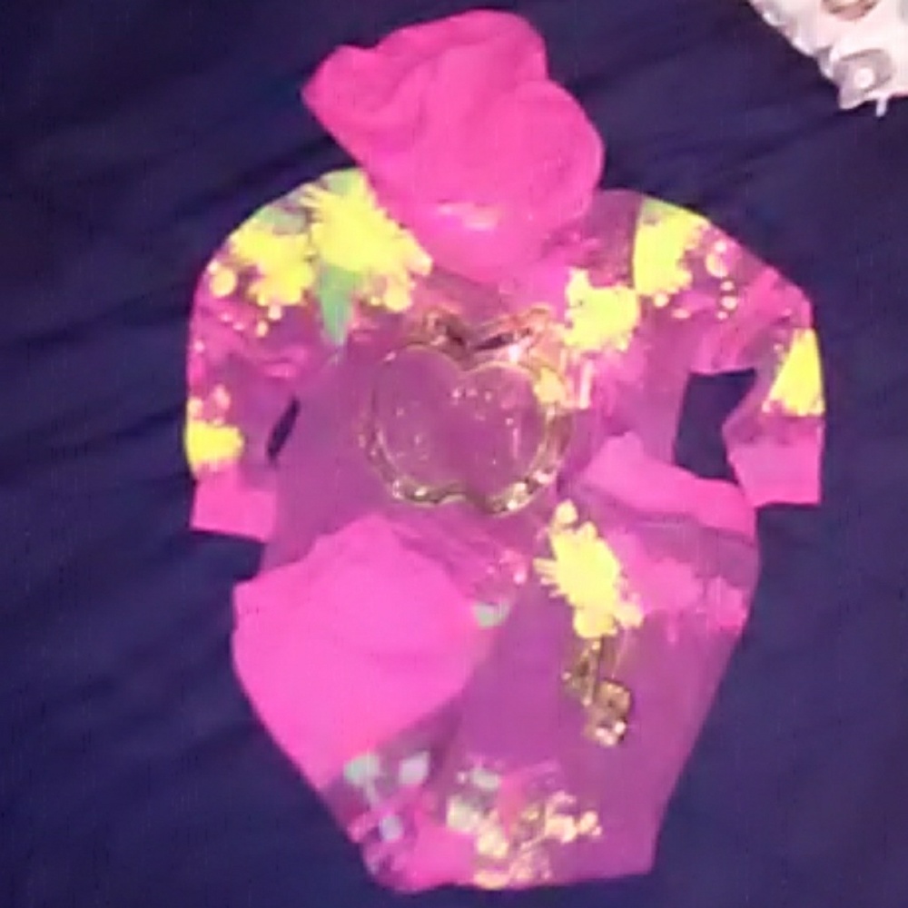 Apple Bottoms sweatsuit